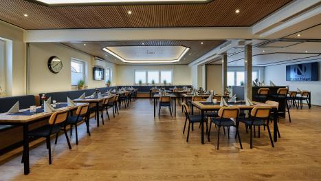 Photo of the banquet hall / breakfast room.