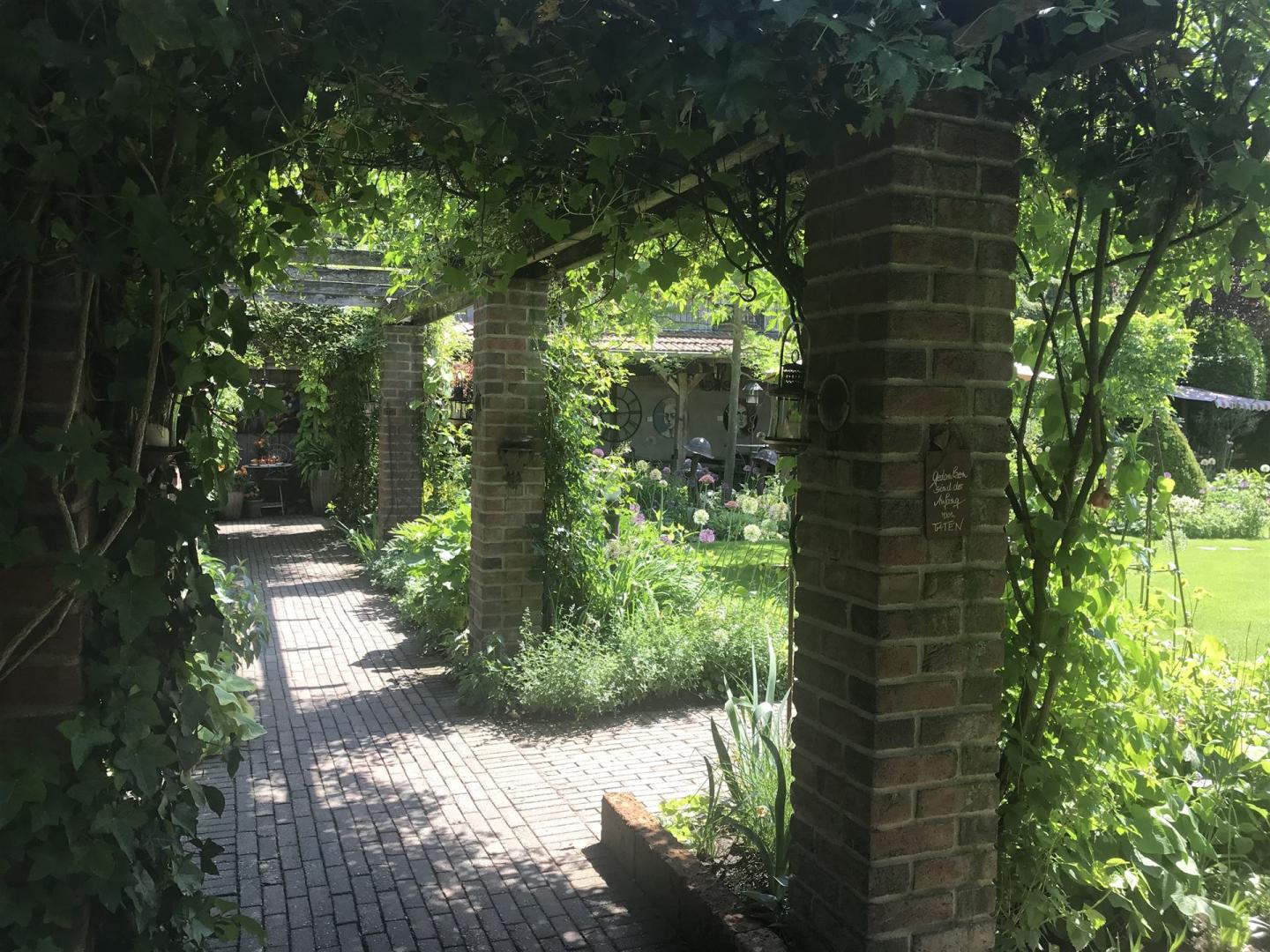 Wonderful view in the garden of the Picker family.