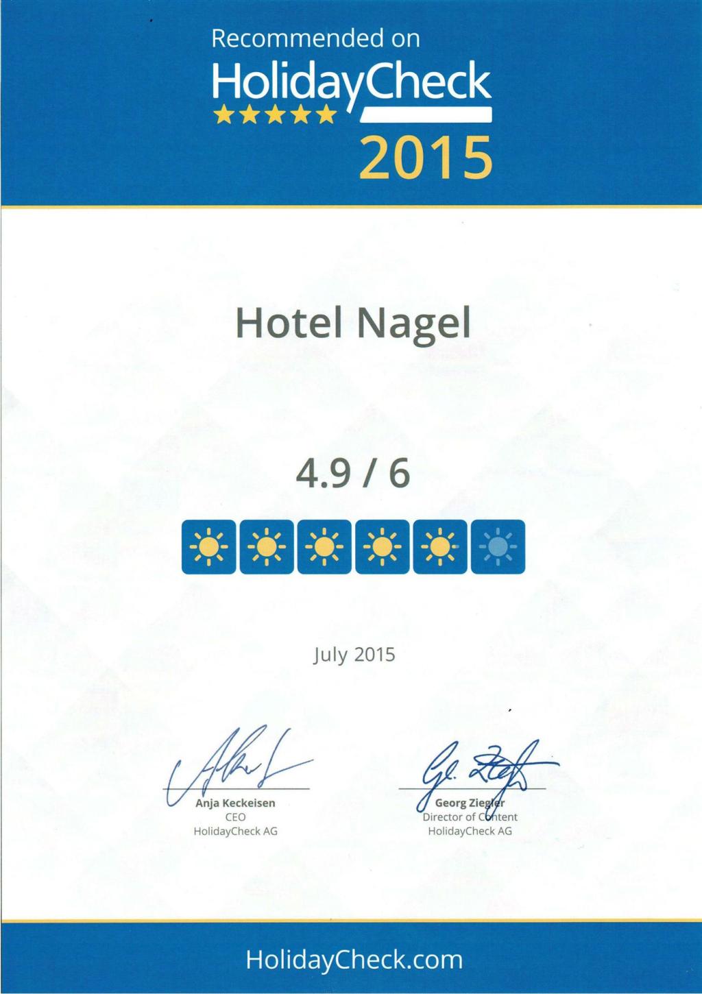 Photo shows a "HolidayCheck" recommendation certificate with a rating of 4.9 out of 6 points.