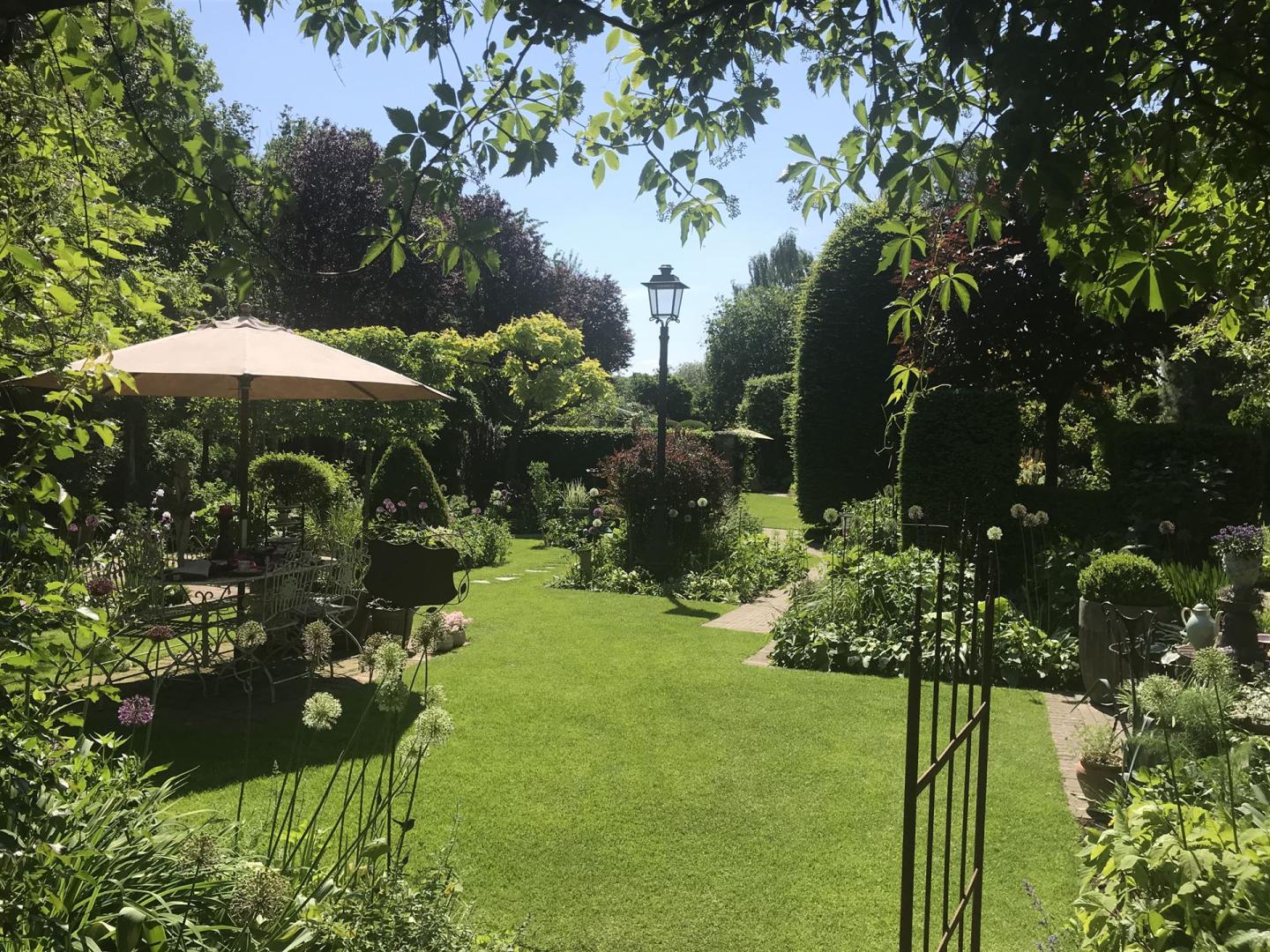 Wonderful view in the garden of the Picker family.